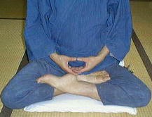 坐禅における足の組み方