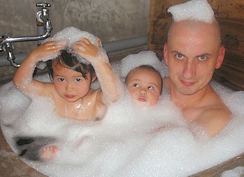Abt Muho and kids in bath tub